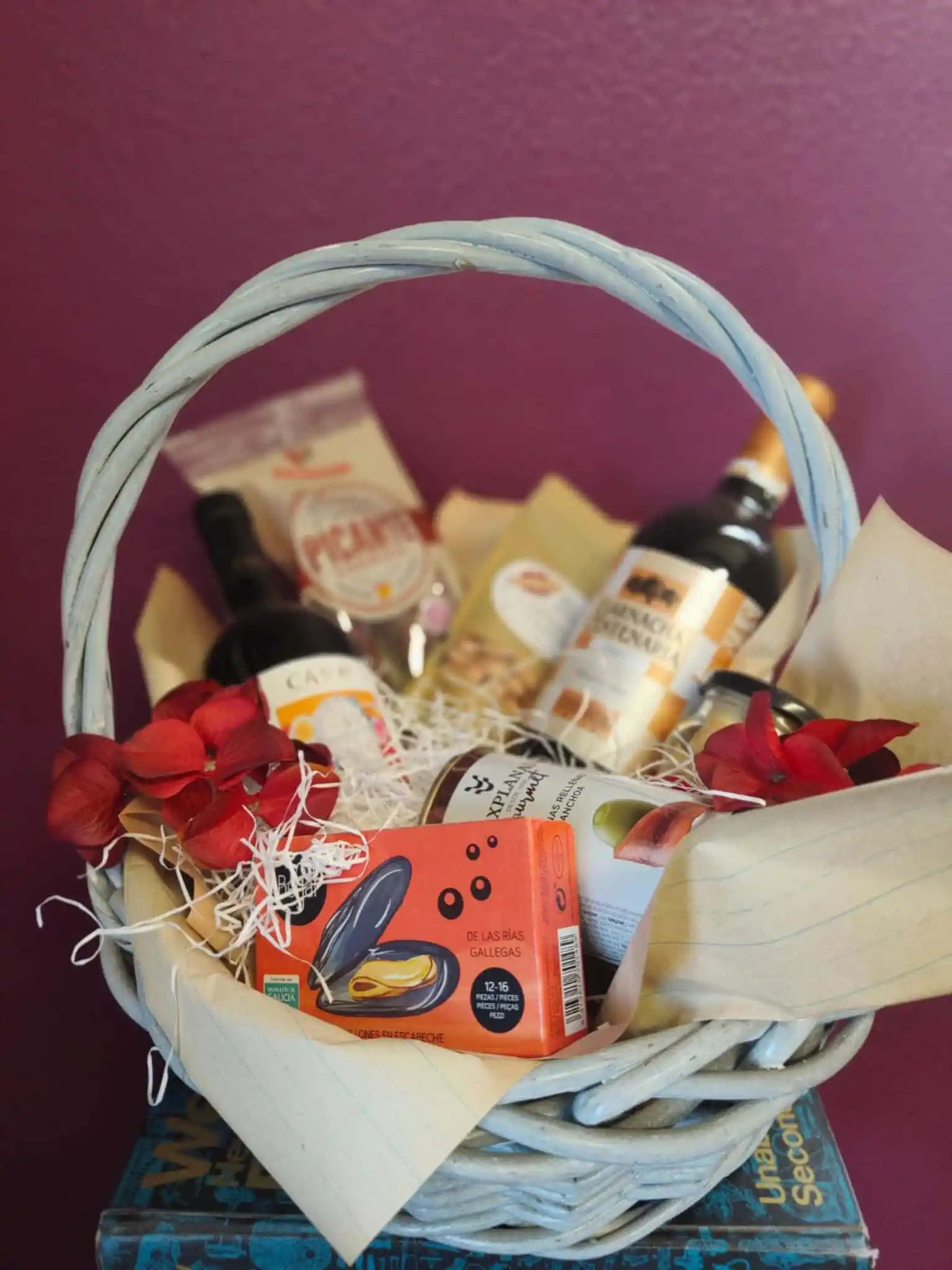 Classic Basket containing a classic selection for a traditional gift