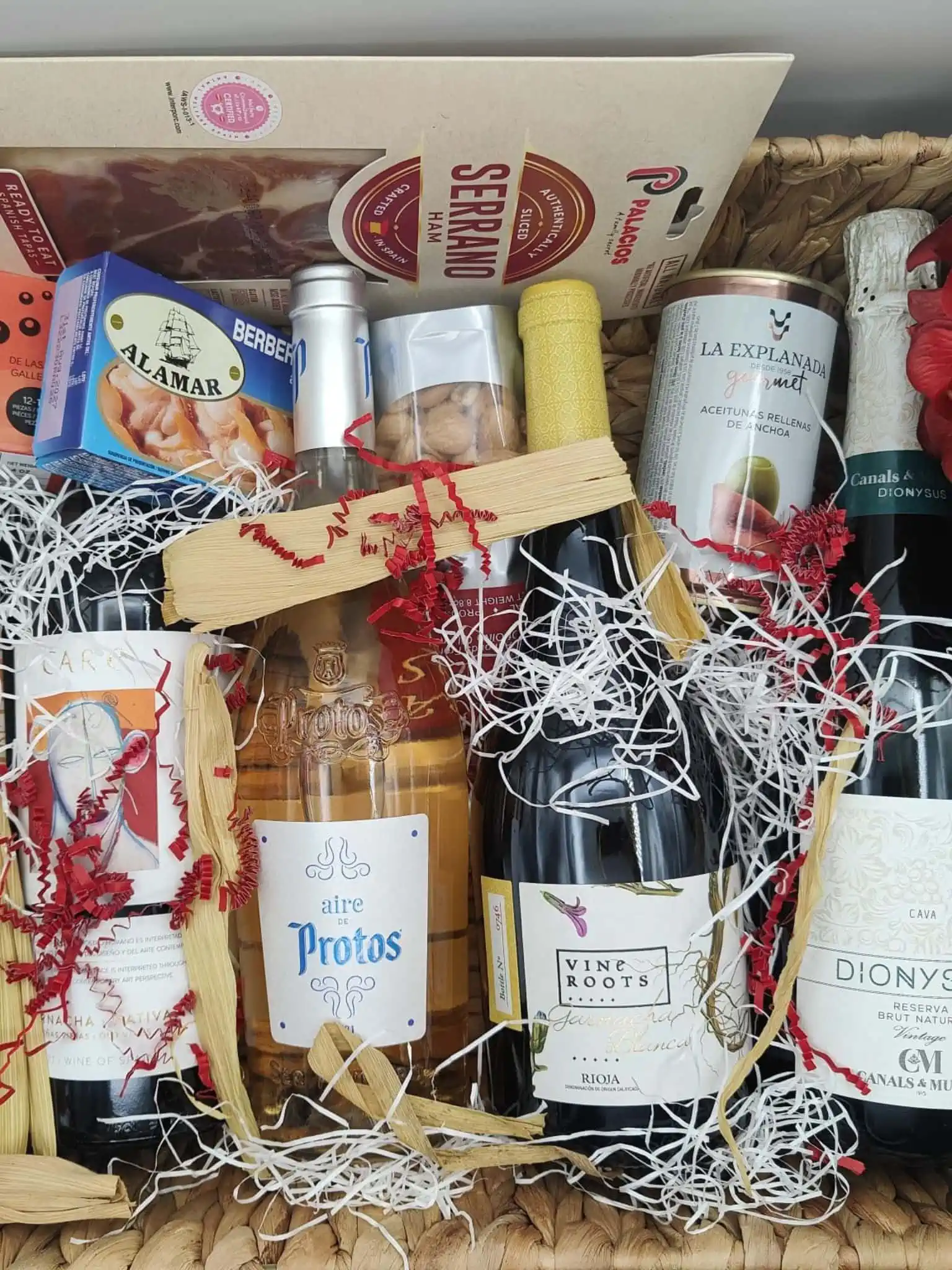 Gourmet Experience Basket using carefully selected products